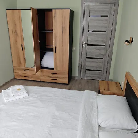 ваканционен * トリャブナ