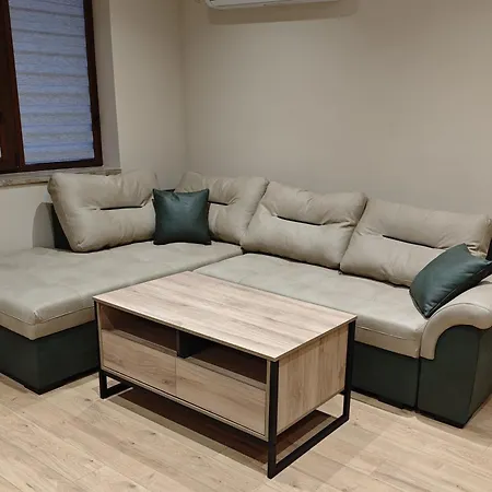 ваканционен * トリャブナ