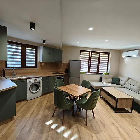 ваканционен * トリャブナ